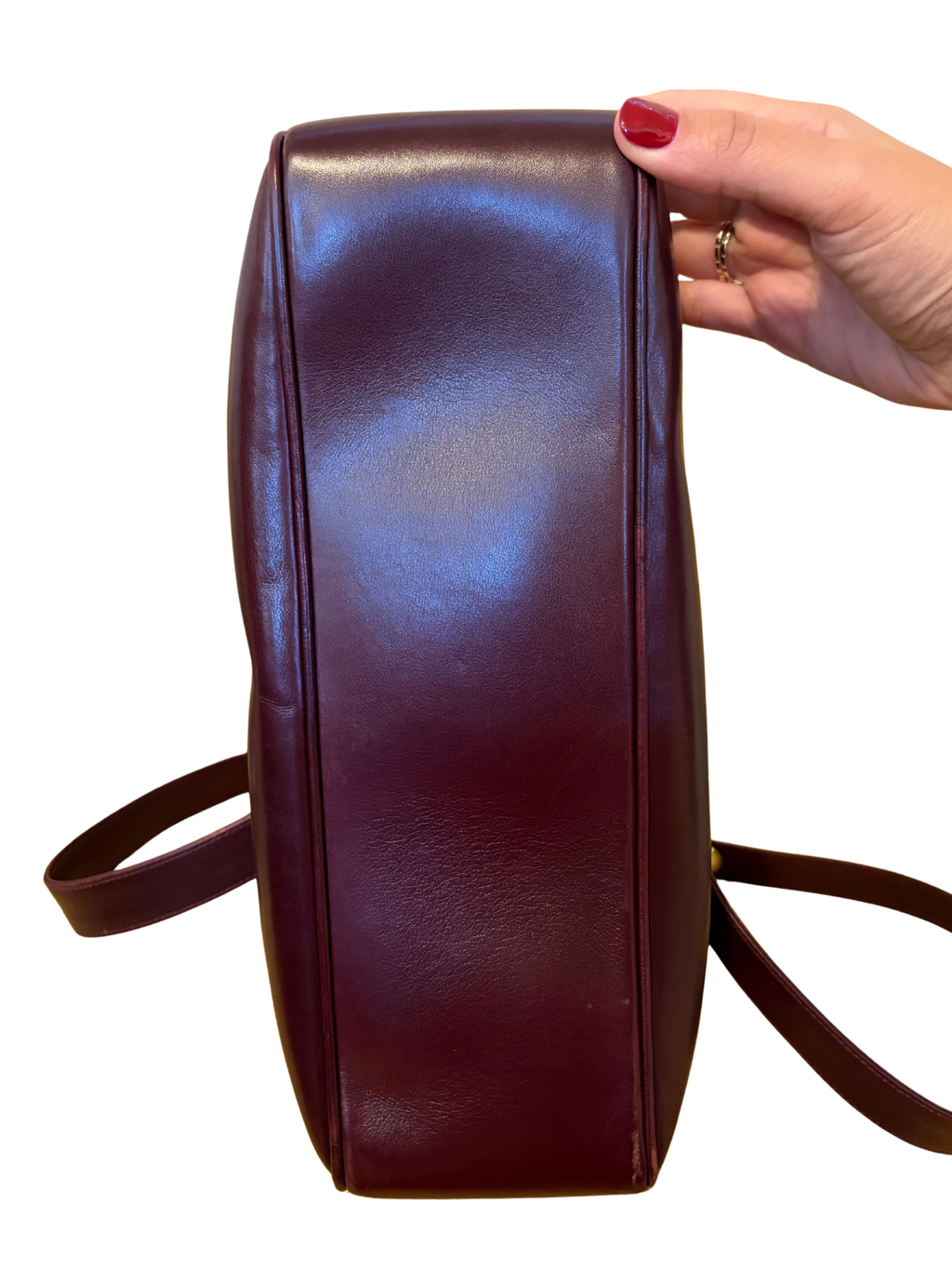 Base of burgundy shoulder bag